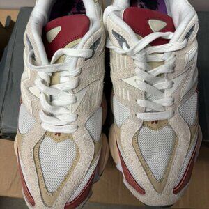 Men Rose Cream New Balance size 10.5
